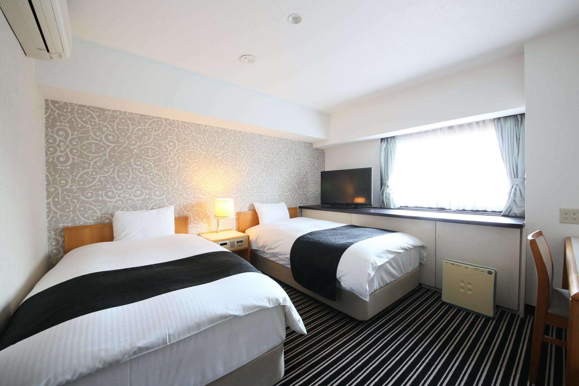 Apa Hotel Tokyo Ojima Buitenkant foto